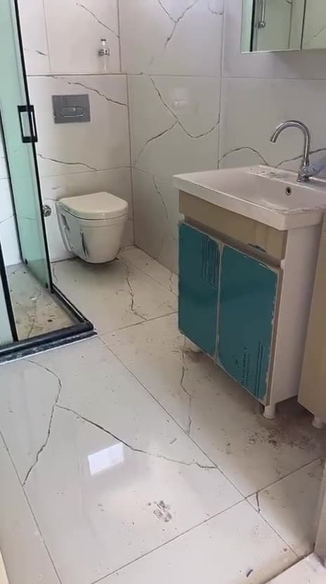İnşaat Sonrası Temizlik — Banyo (Öncesi)
